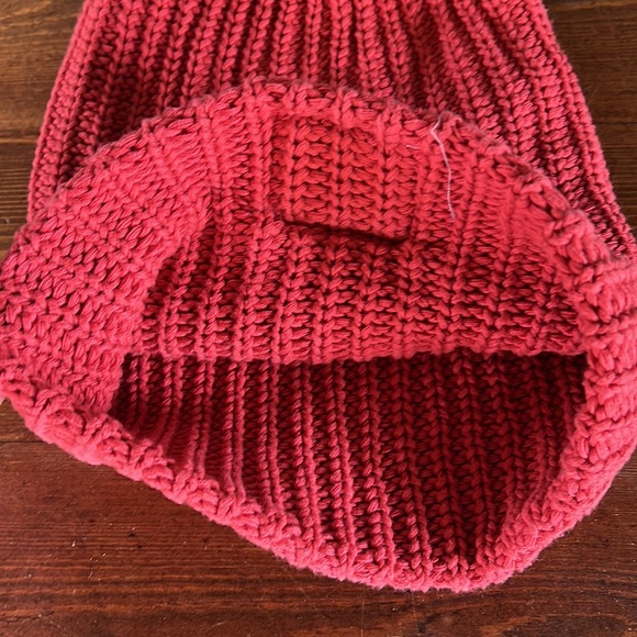 Love your melon hat. Great condition. Orange/coral color. 🤍 - Picture 4 of 5